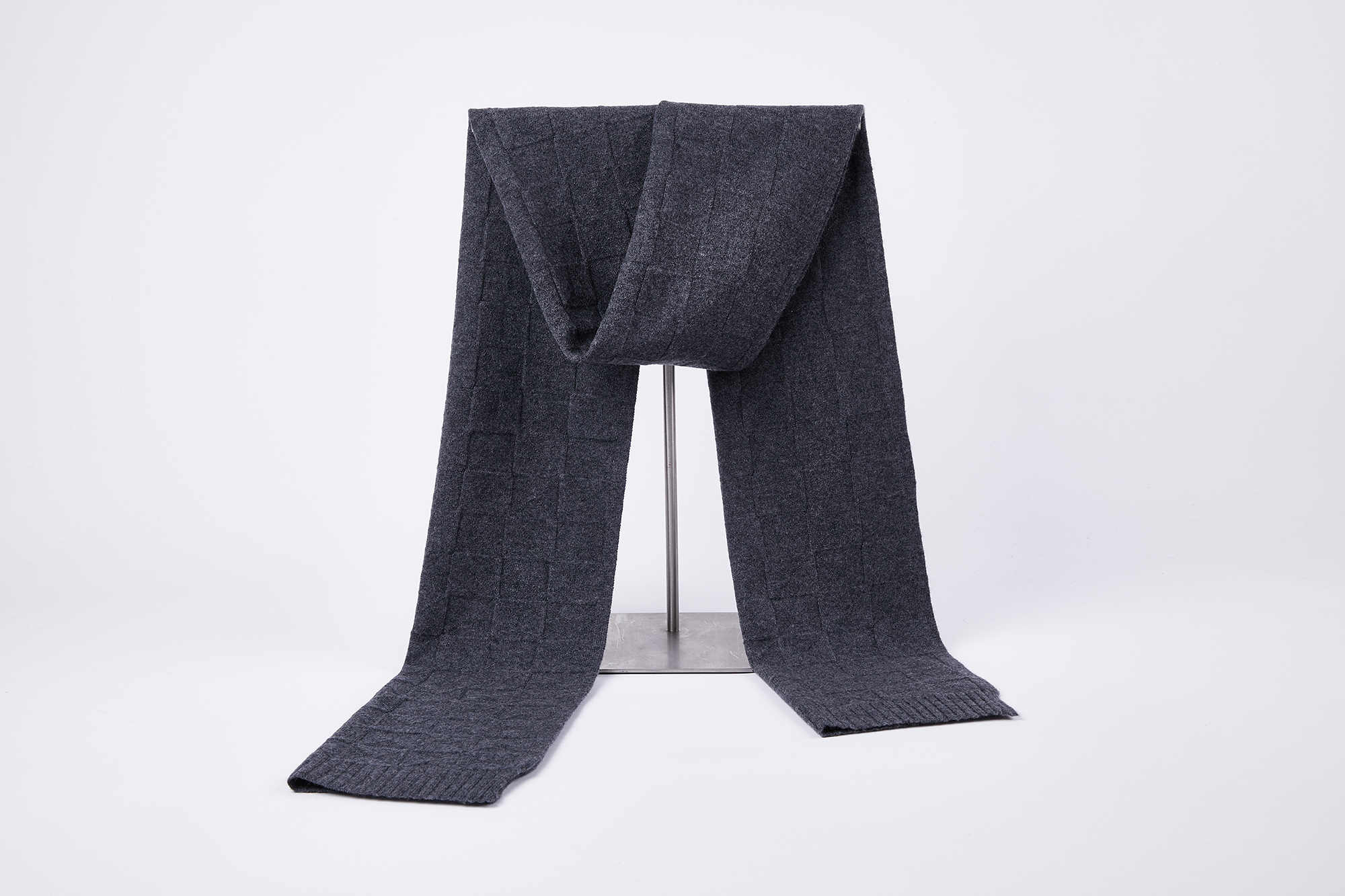 Men's Winter Scarf 100% Wool Shawl Traditional Style from China manufacturer