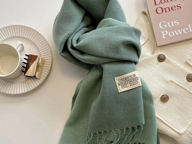 5 Magical Uses of Scarves in Fashion Wear