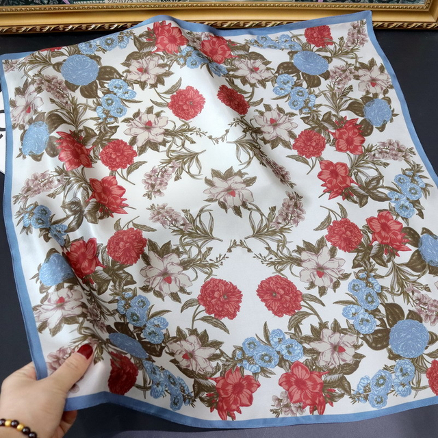 High Quality 100% Real Silk Square Scarf & Handkerchief Mulberry Silk Decorative Scarf for Spring Summer
