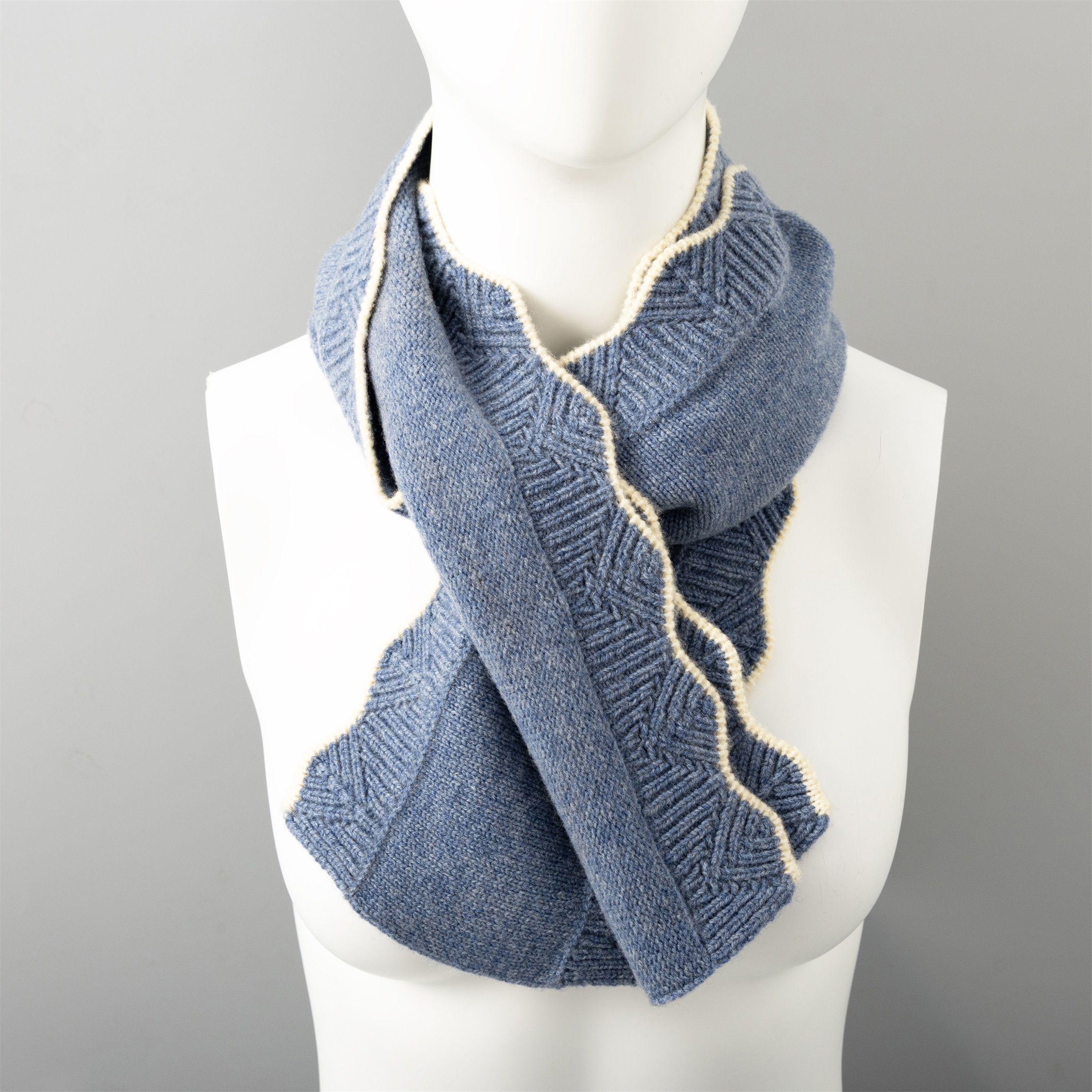 9514 Classic Bandana Wool Scarf for Ladies Wavy Edge Spring Sequins Digital Printing