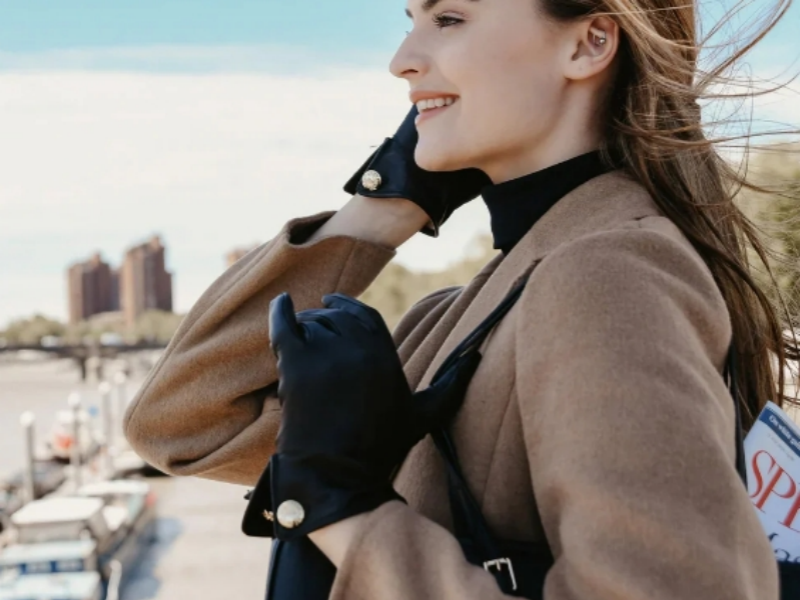 Overall Matching Scheme of Gloves And Clothing