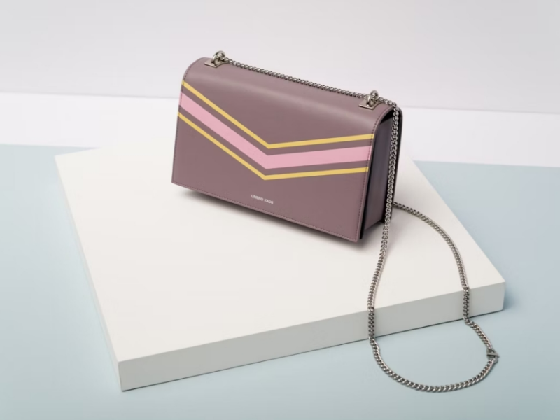 The Versatile Dressing Rules of Messenger Bags