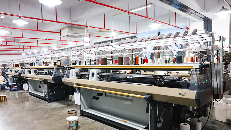 The-first-high-quality-scarf-manufacturer-in-the-Jiaxing-region.