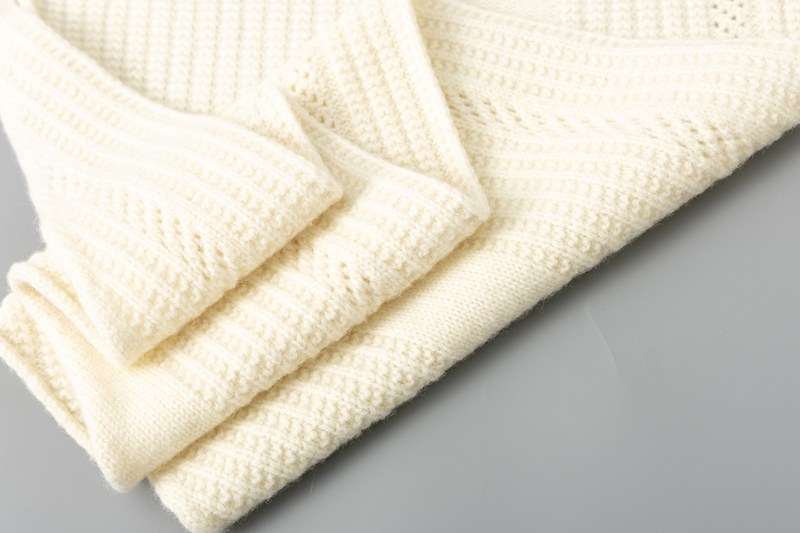 95085 Women's 100% Pure Wool New Autumn & Winter Triangle Scarves Knitted Warm Small Shawls