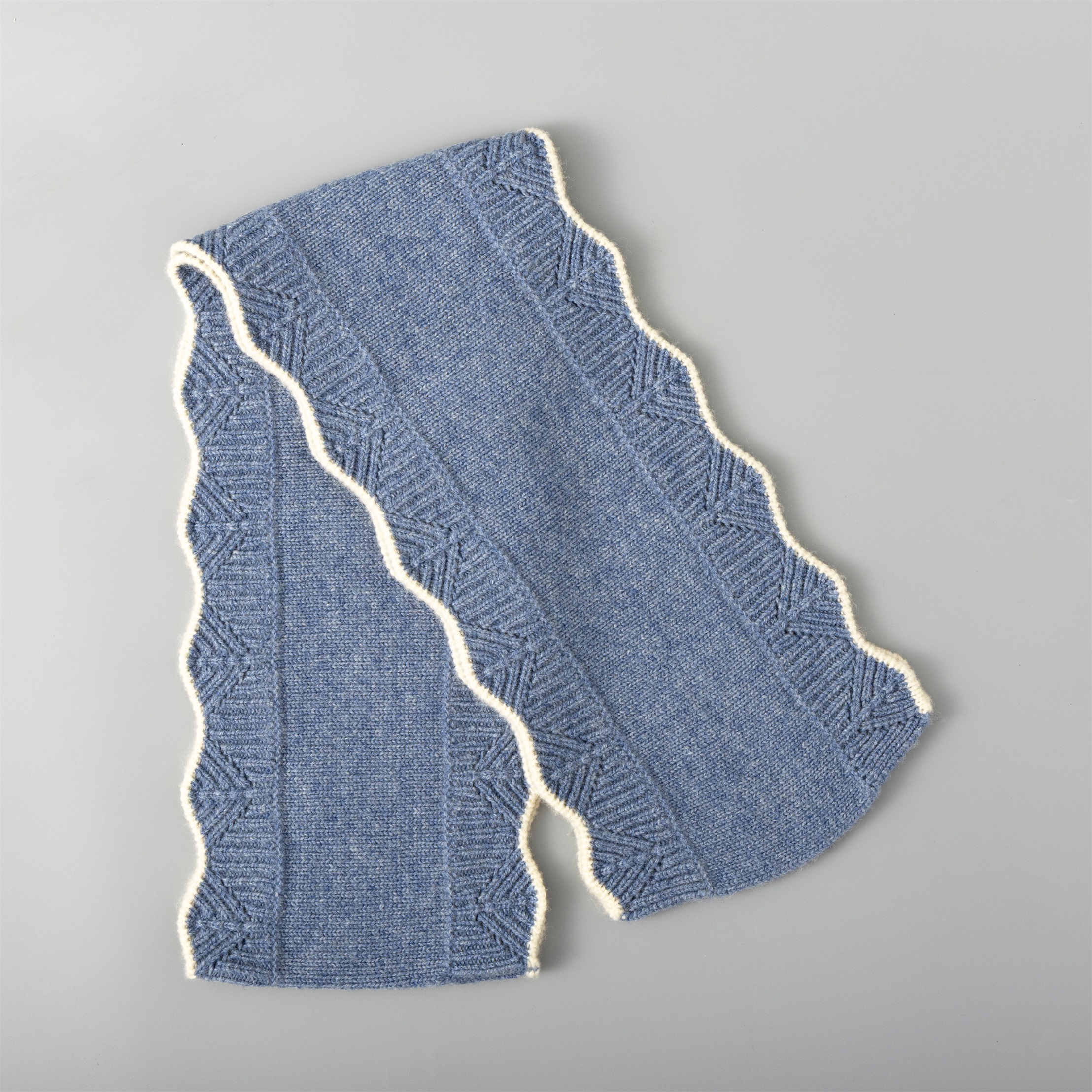 9514 Classic Bandana Wool Scarf for Ladies Wavy Edge Spring Sequins Digital Printing