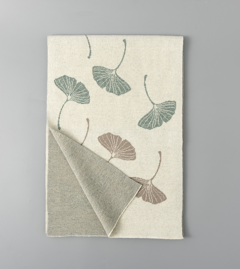 95143 Autumn And Winter Comfortable Scarf 100%Wool Leaf Scarf Warm Shawl Scarf for Women